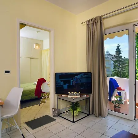 Apartment Sweet Lena Feel Like